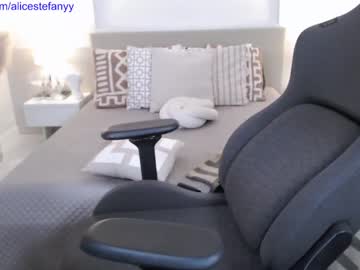webcam girl smileyouarehere live cam image #6635958