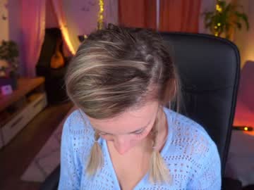 webcam girl juicyandthepussyblvd live cam image #2968965