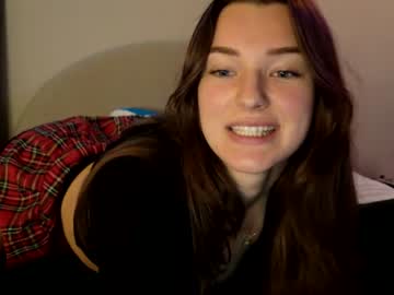 webcam girl peachyyvirgo live cam image #5531846