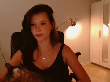 webcam girl bitter_moon live cam image #6922926