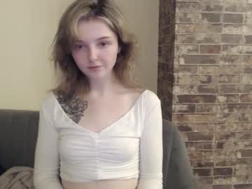 webcam girl lucydelovely live cam image #3627144