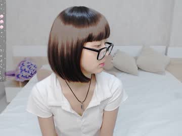 webcam girl little_yena live cam image #5839940
