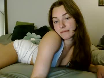 webcam girl peachyyvirgo live cam image #4830081