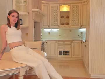 webcam girl harrieteasley live cam image #7046348