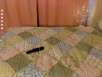 webcam girl lilla_cutie live cam image #6584940