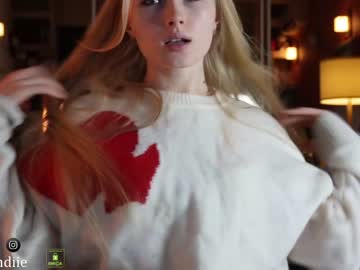 webcam girl bestblondiiecb live cam image #6105549