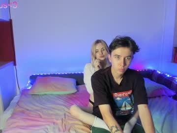 webcam girl eve_n_tracy live cam image #3001393