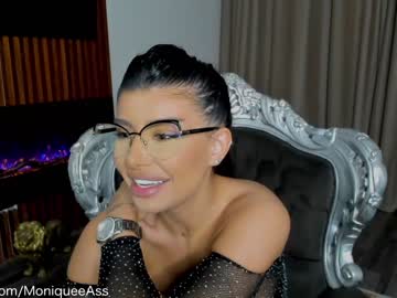 webcam girl moniqueeass live cam image #3977328