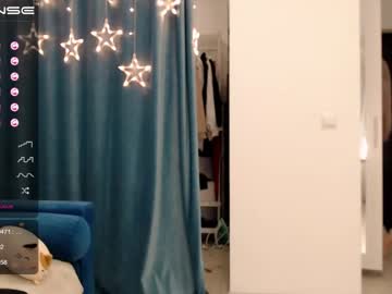 webcam girl small_blondee live cam image #1143433