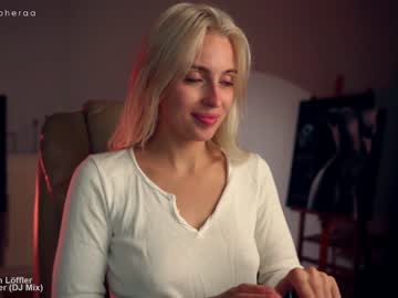 webcam girl artmosphera live cam image #4793100