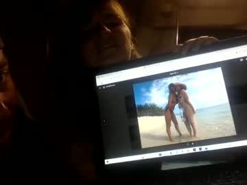 webcam couple girlsgonenauti live cam image #3319931