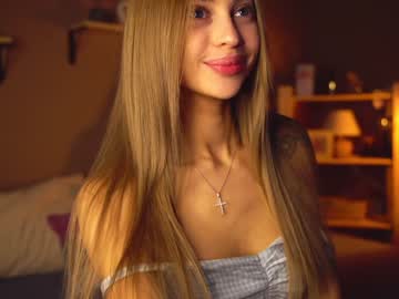 webcam girl cuteelsa_ live cam image #6093302