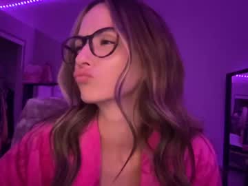 webcam girl lilbbyshy live cam image #3178886