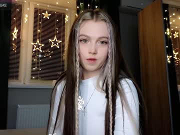 webcam girl small_blondee live cam image #5754087