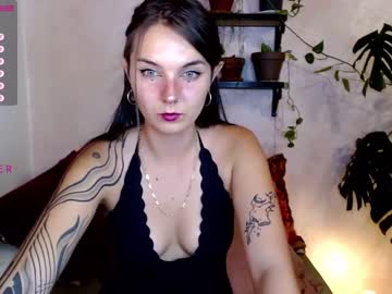webcam girl kiakeeper live cam image #2573858