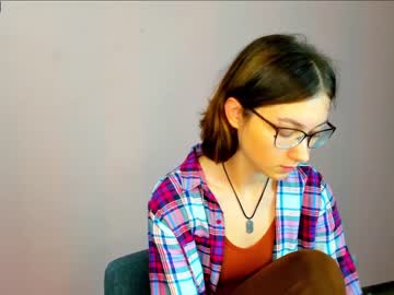 webcam girl emma__ellis live cam image #2348685