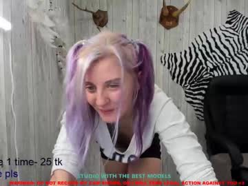 webcam girl mira_blush live cam image #1090979