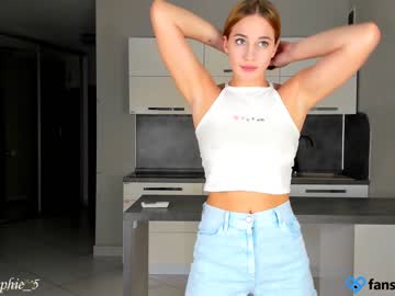 webcam girl sophie_5 live cam image #2767061