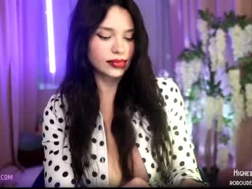 webcam girl lucieoude_ live cam image #470772