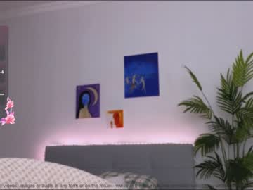 webcam girl small_blondee live cam image #6927619