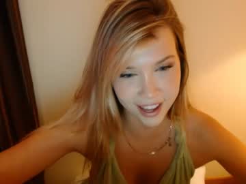 webcam girl bitter_moon live cam image #4064902