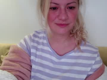 webcam girl kiradivine live cam image #1760993