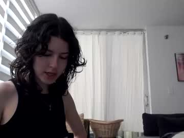 webcam girl frenchava live cam image #4340932