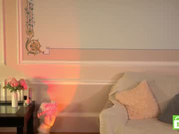 webcam girl ella_knockers_xl live cam image #6247923
