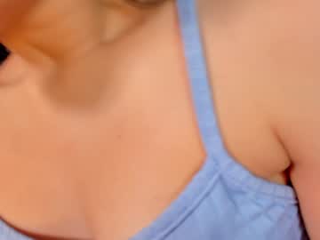 webcam girl little_effy18 live cam image #6695779