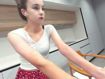 webcam girl ehotlovea live cam image #3684541