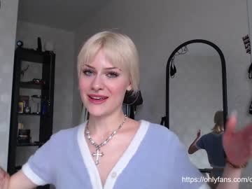 webcam girl _mllymoore_ live cam image #2331011