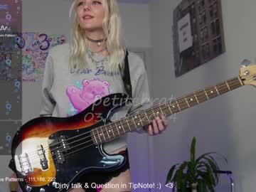 webcam girl petitebrat live cam image #6631813