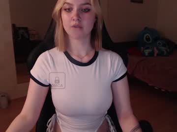 webcam girl lovely_kisses live cam image #2703698