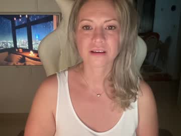 webcam girl kiradivine live cam image #2536748