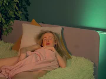 webcam girl lolly_bella_ live cam image #421966