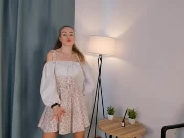 webcam girl carrievega live cam image #7100899