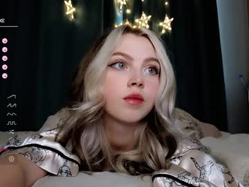 webcam girl small_blondee live cam image #5153320