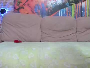 webcam couple kira__edward live cam image #1354056