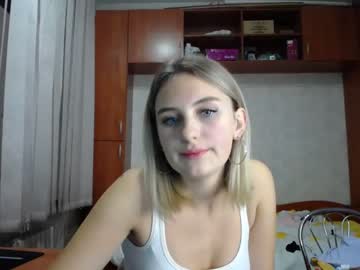 webcam girl melena_shy live cam image #181766