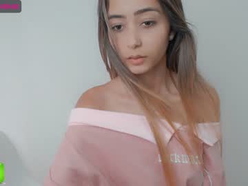 webcam girl gummy_bear7 live cam image #144305