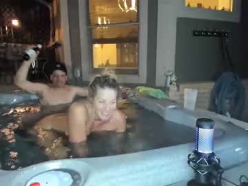 webcam couple derrick_and_brittany live cam image #2030734