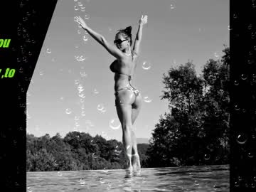 webcam girl krisi_kiss live cam image #5075329
