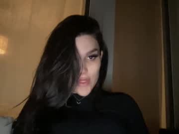 webcam girl foxyshayy live cam image #4191642