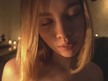 webcam girl bibi_it_is live cam image #2286555