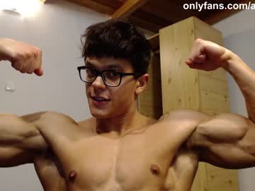 webcam man andrewd9 live cam image #729117
