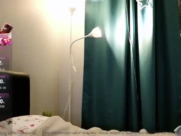 webcam girl small_blondee live cam image #6363981