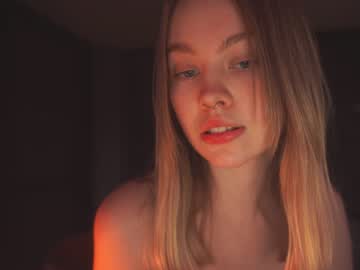 webcam girl bibi_it_is live cam image #4760781