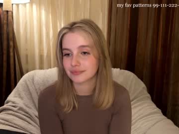 webcam girl cute_siberian_girl live cam image #6935403