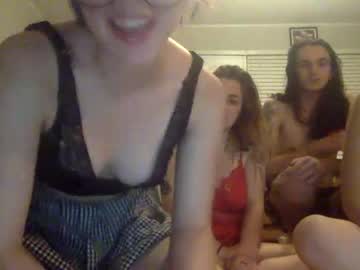 webcam couple lilliththelune live cam image #4451547