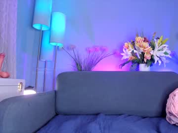 webcam girl littlee33 live cam image #5717255
